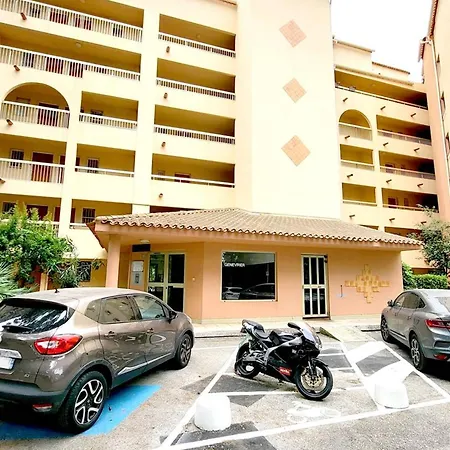 T2 + Coin Nuit, Parking, Piscine/tennis, A 200m Plages/commerces - Fr-1-316-323
